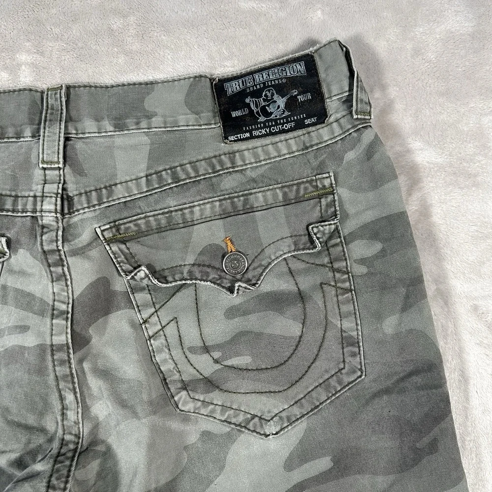 True Religion Ricky Jean Short Men 40 Camo Frayed Flap Pocket Jorts Y2K Made USA